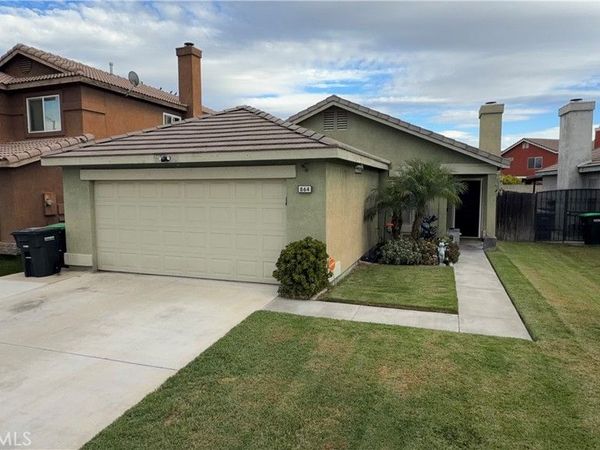 864 Award, Colton, CA 92324