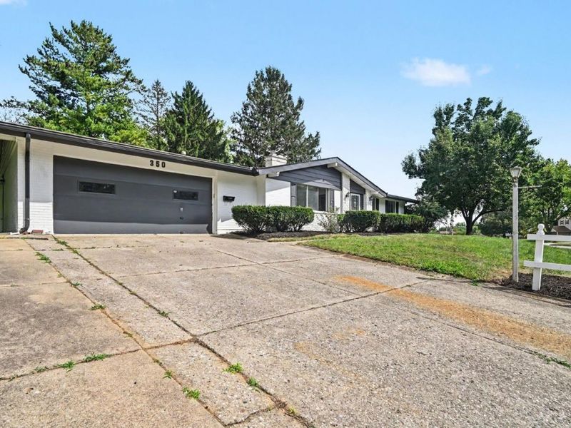 350 Blairwood Drive, Dayton, OH 45426 Photo 2