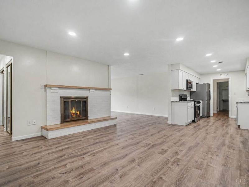 350 Blairwood Drive, Dayton, OH 45426 Photo 4