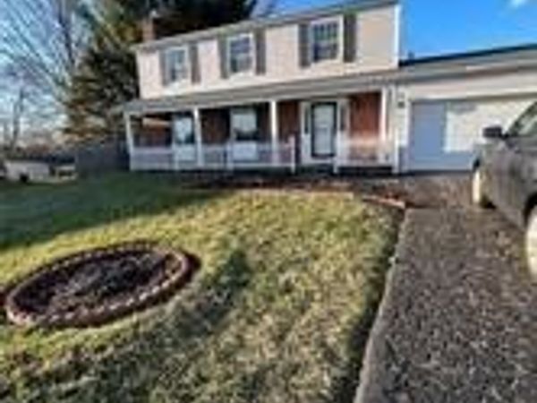 5225 Oakbriar Circle NE, Canton, OH 44705
