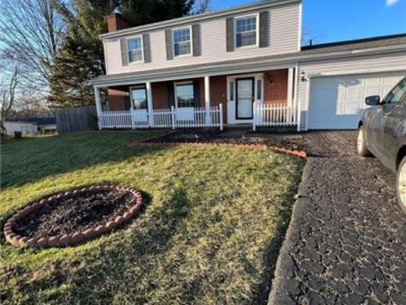 5225 Oakbriar Circle NE, Canton, OH 44705 Photo 1