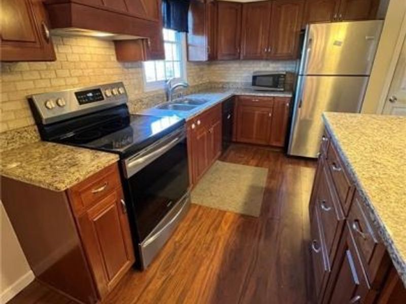 5225 Oakbriar Circle NE, Canton, OH 44705 Photo 4