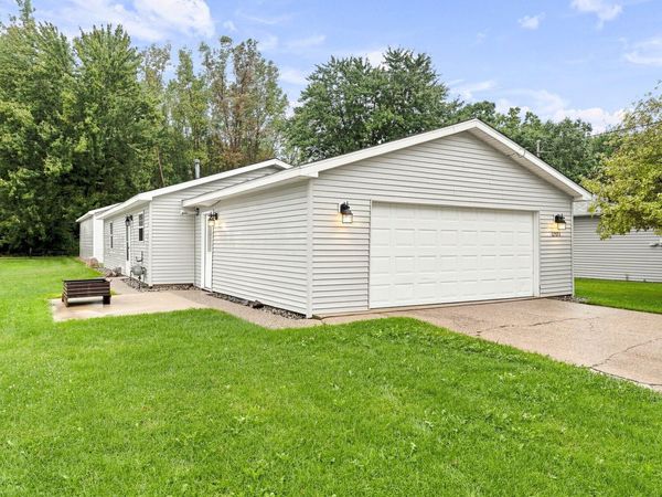 12973 Roughys Drive, Wayland, MI 49348