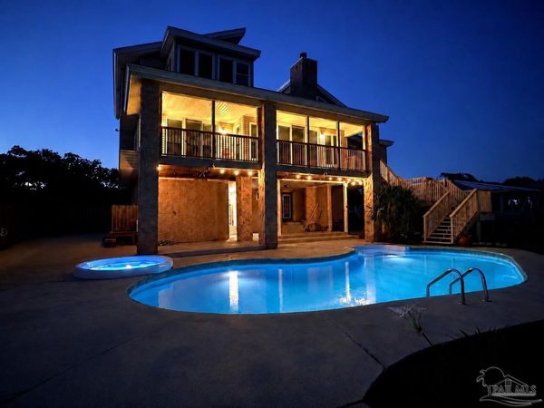 11743 Chanticleer Dr, Pensacola, FL 32507