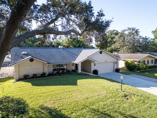 1374 VIEWTOP DRIVE , CLEARWATER, FL 33764