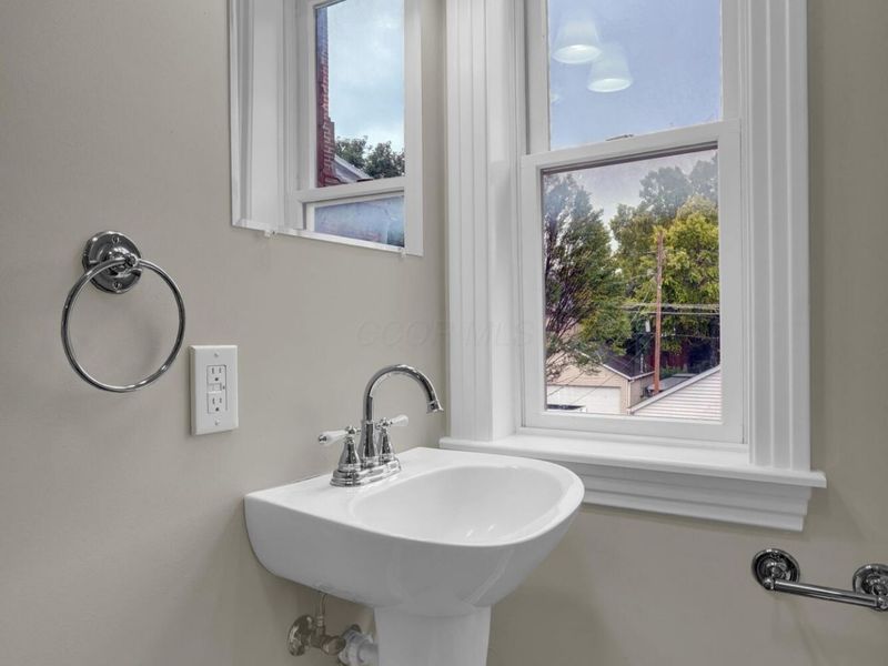 325 W 6th Avenue, Columbus, OH 43201 Photo 23