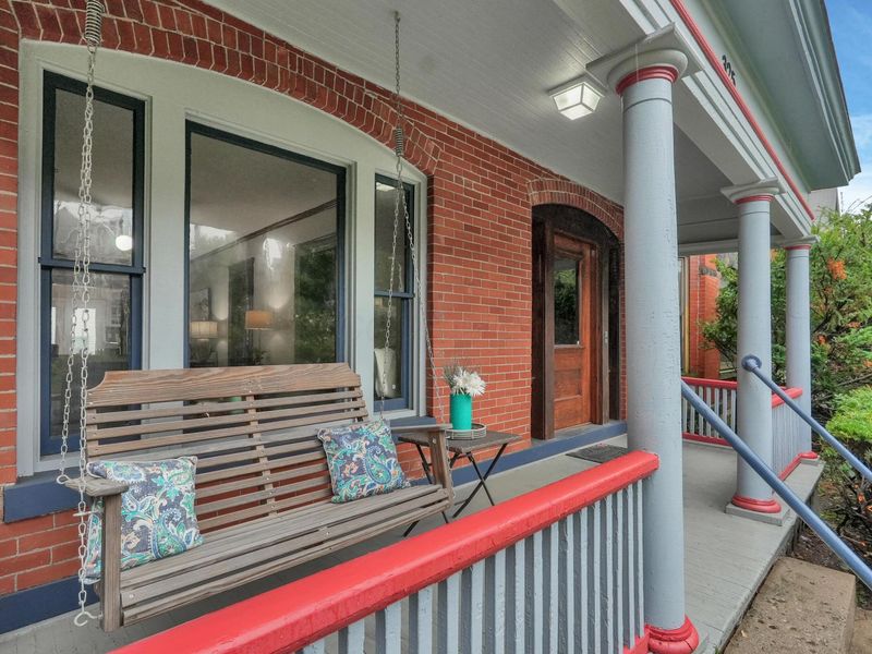 325 W 6th Avenue, Columbus, OH 43201 Photo 3