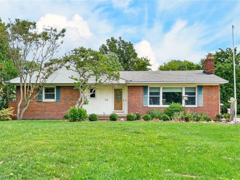 1887 Brainard Road, Lyndhurst, OH 44124 Photo 2
