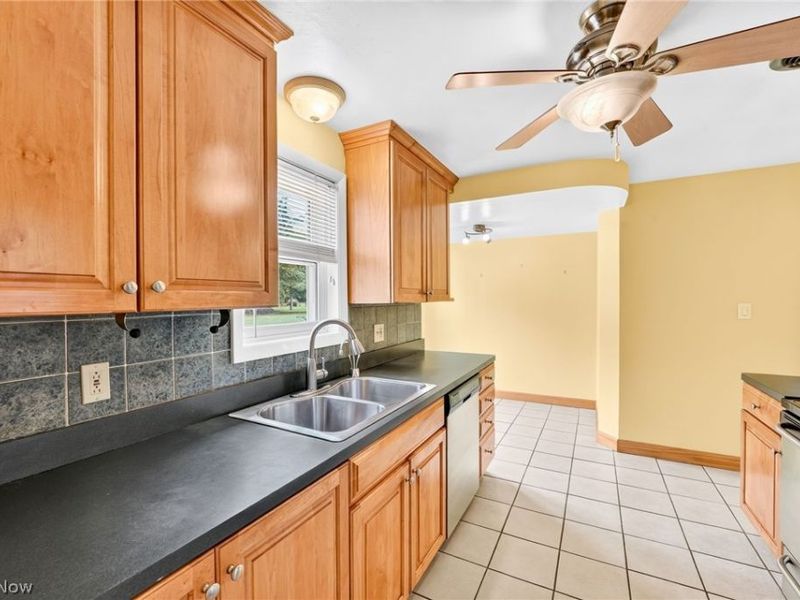 1887 Brainard Road, Lyndhurst, OH 44124 Photo 22