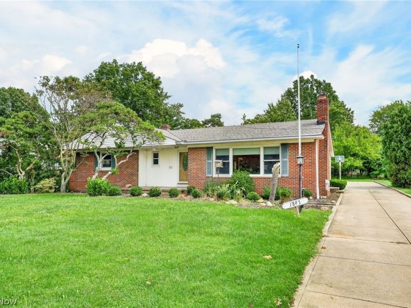 1887 Brainard Road, Lyndhurst, OH 44124 Photo 3