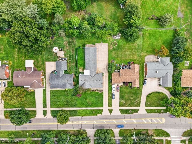 1887 Brainard Road, Lyndhurst, OH 44124 Photo 4