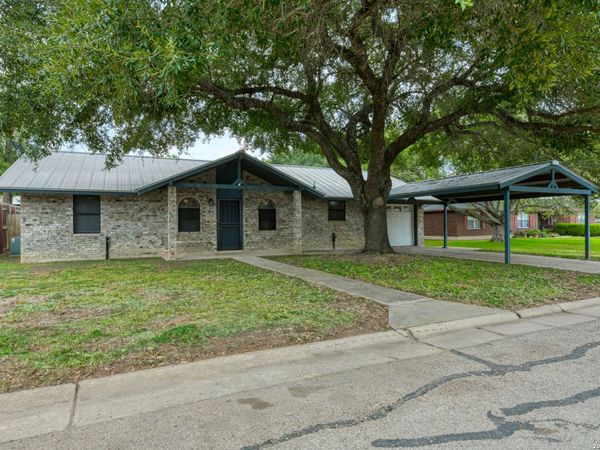 904 W WEST ST, Stockdale, TX 78160