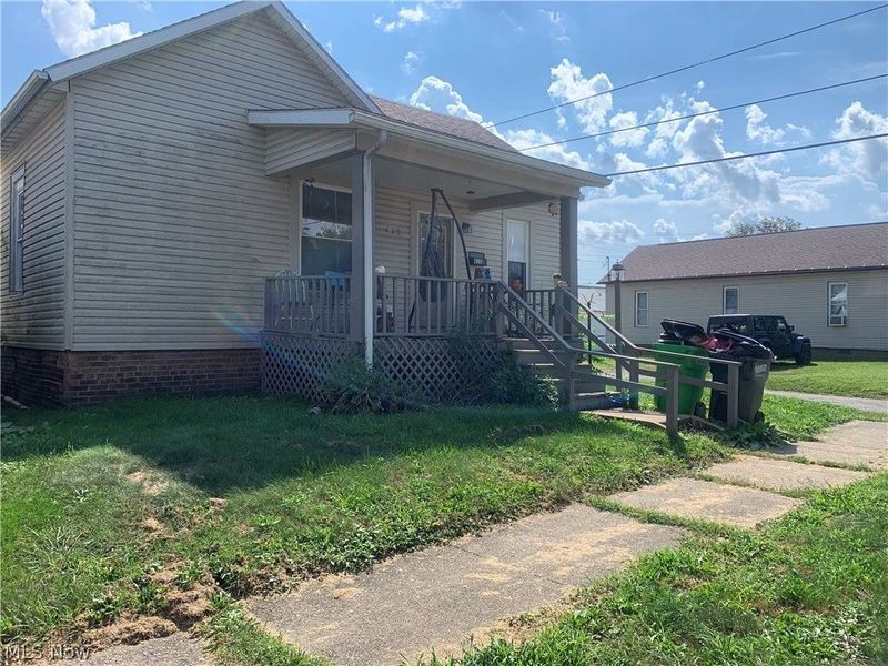 420 5th Street E, Uhrichsville, OH 44683 Photo 2