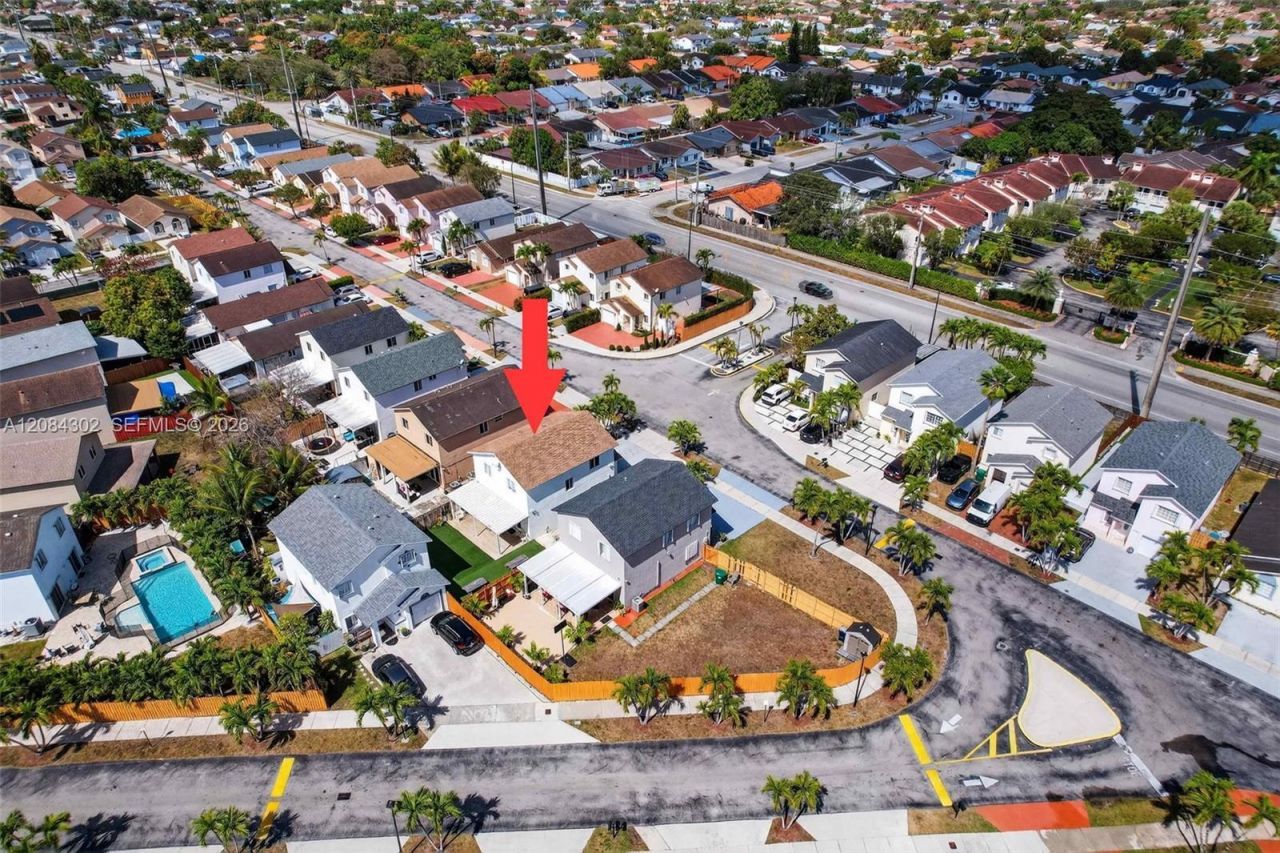 13758 SW 160th Ter , Miami, FL 33177 Photo