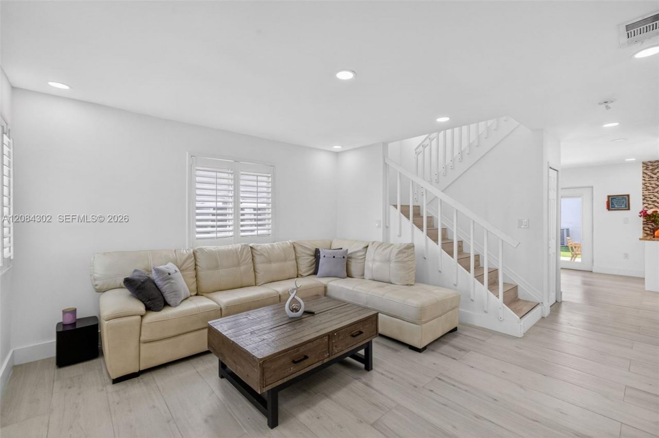 13758 SW 160th Ter , Miami, FL 33177 Photo