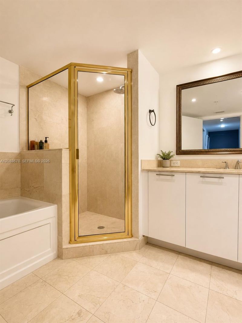 1800 N Bayshore Dr, Unit 612, Miami, FL 33132 Photo