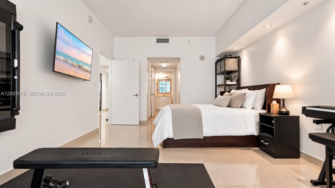 1800 N Bayshore Dr, Unit 612, Miami, FL 33132 Photo