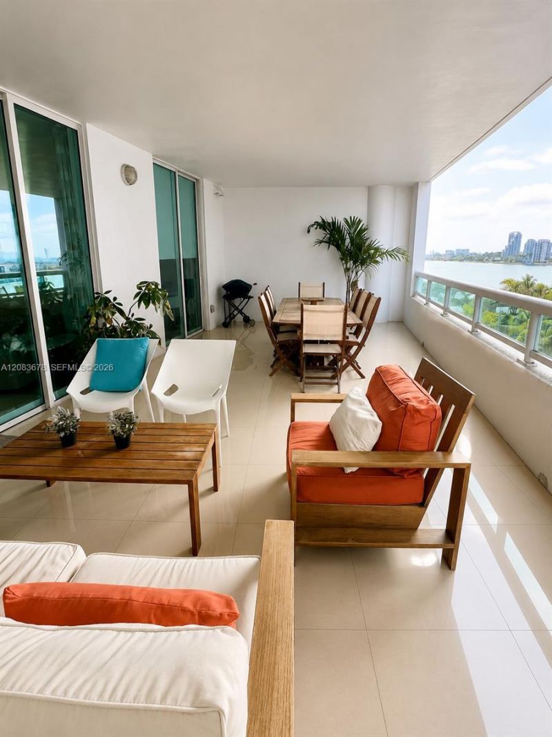 1800 N Bayshore Dr, Unit 612, Miami, FL 33132 Photo