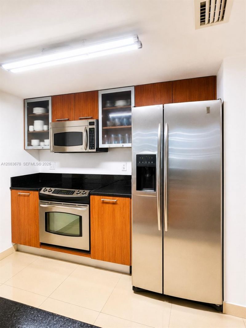 1800 N Bayshore Dr, Unit 612, Miami, FL 33132 Photo