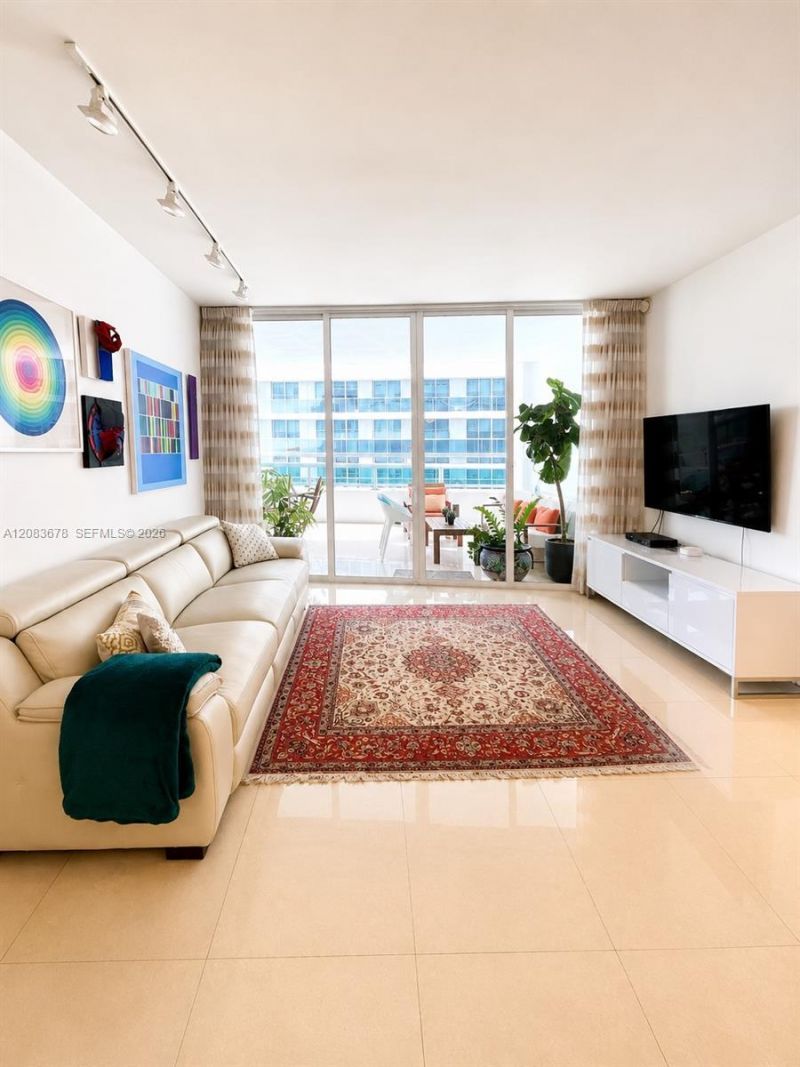 1800 N Bayshore Dr, Unit 612, Miami, FL 33132 Photo