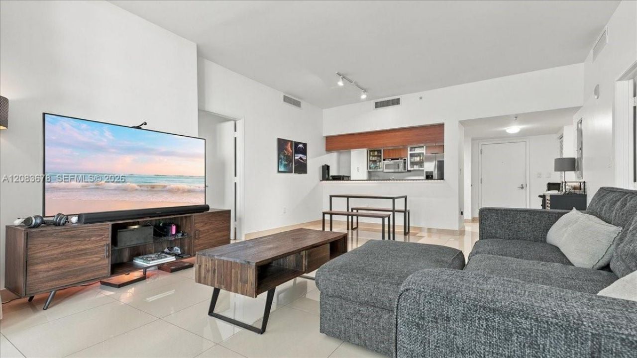 1800 N Bayshore Dr, Unit 612, Miami, FL 33132 Photo