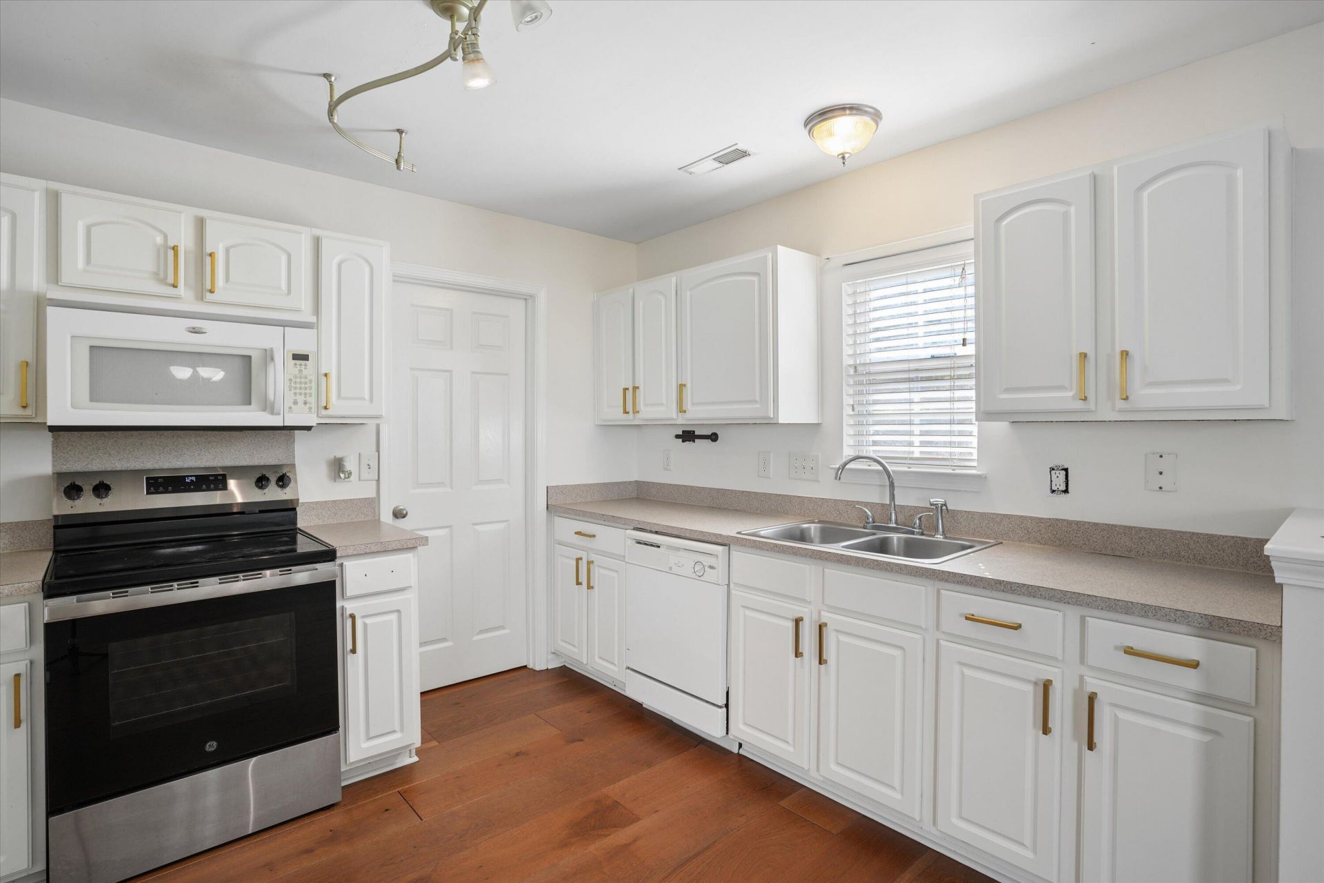 311 Taggert Circle Photo 14