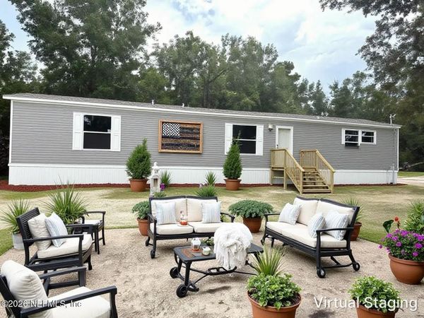 102 LIVINGSTON Court, Satsuma, FL 32189