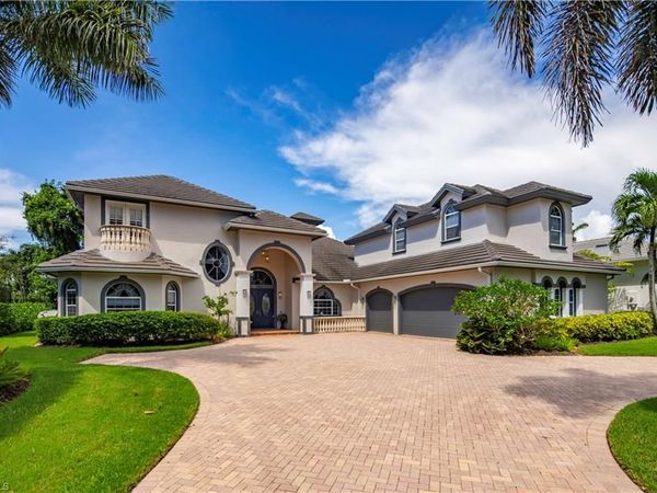 649 Bow Line DR, NAPLES, FL 34103