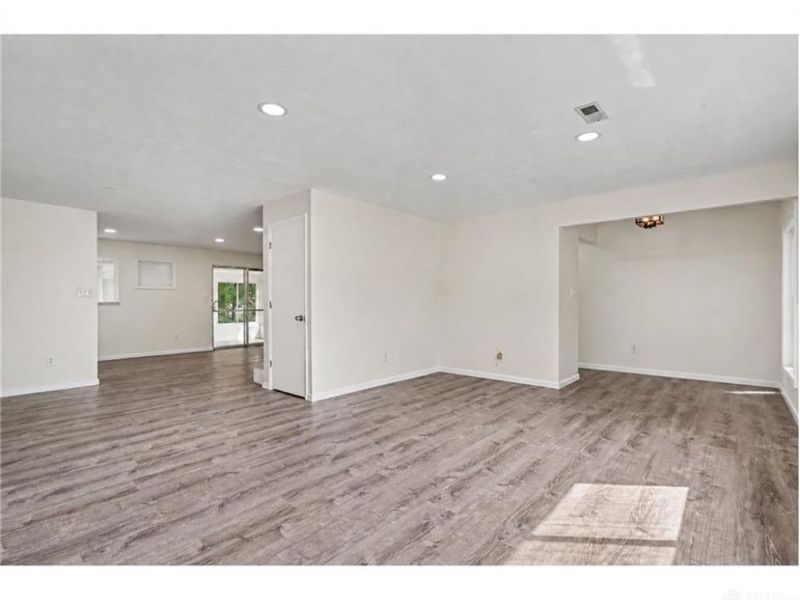 350 Blairwood Drive, Dayton, OH 45426 Photo 7