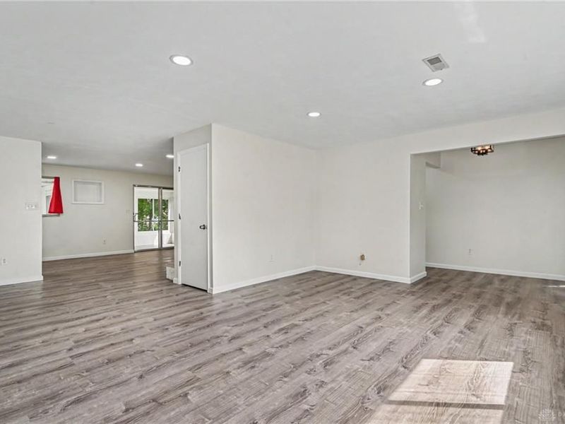 350 Blairwood Drive, Dayton, OH 45426 Photo 9