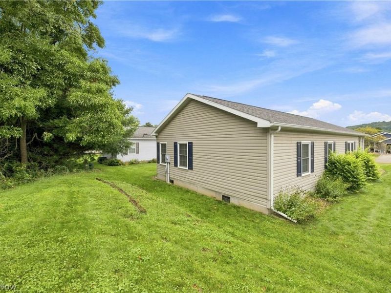 151 Orion Drive NW, Dover, OH 44622 Photo 3
