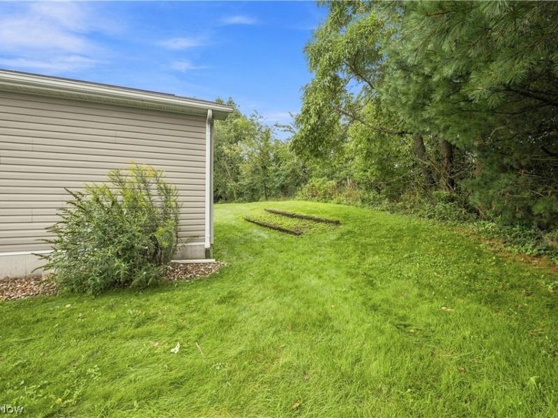 151 Orion Drive NW, Dover, OH 44622 Photo 5