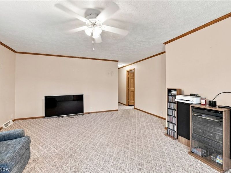 151 Orion Drive NW, Dover, OH 44622 Photo 9