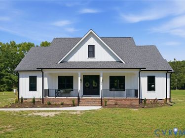 11 Hicks Wharf Road, Cardinal, VA 23025