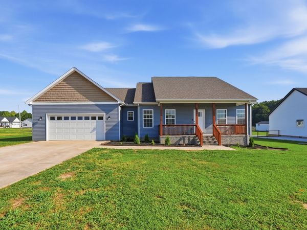 662 Clog Valley Dr , Sparta, TN 38583