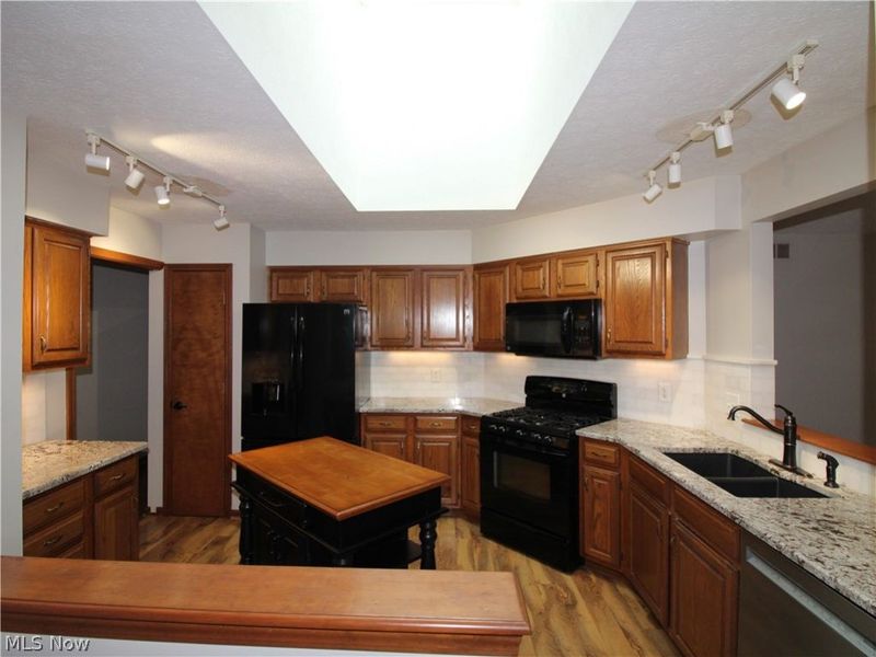 138 Loyola Drive, Elyria, OH 44035 Photo 12