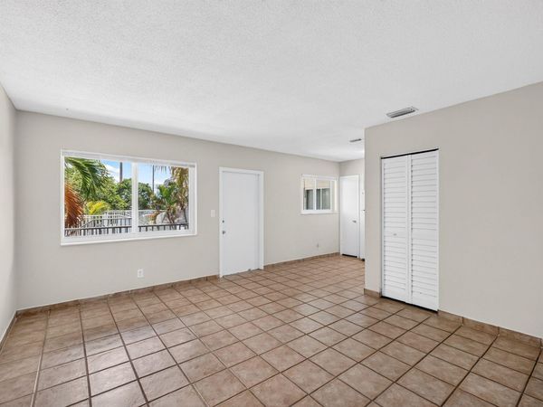 1007 W PROSPECT, Unit 205, Fort Lauderdale, FL 33309