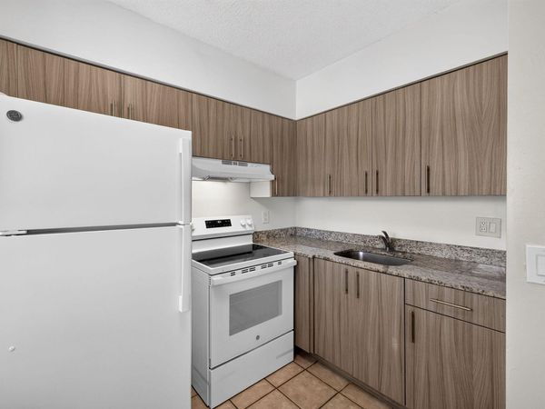 1007 W PROSPECT, Unit 205, Fort Lauderdale, FL 33309