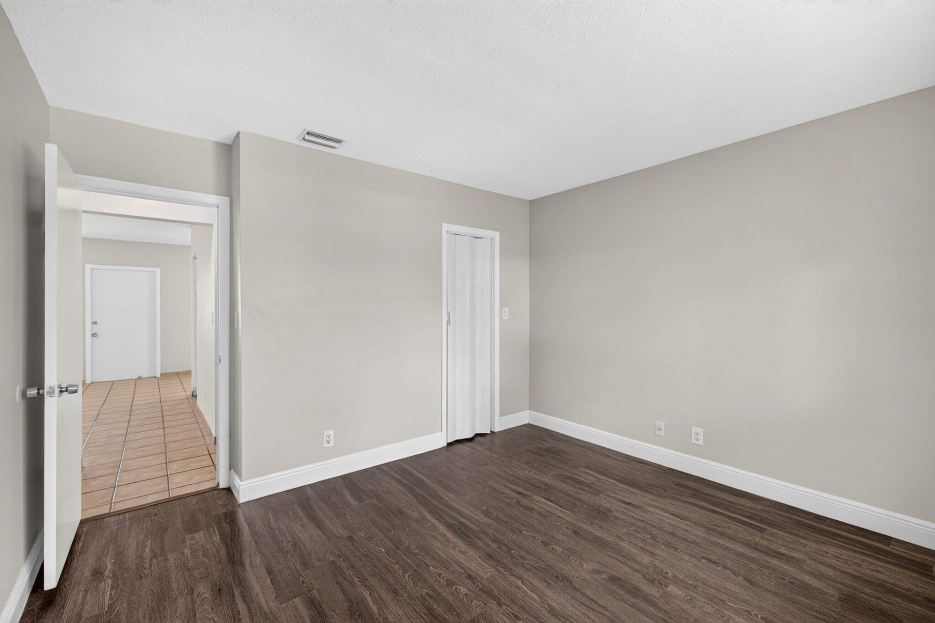 1007 W Prospect, Unit 205, Fort Lauderdale, FL 33309 Photo