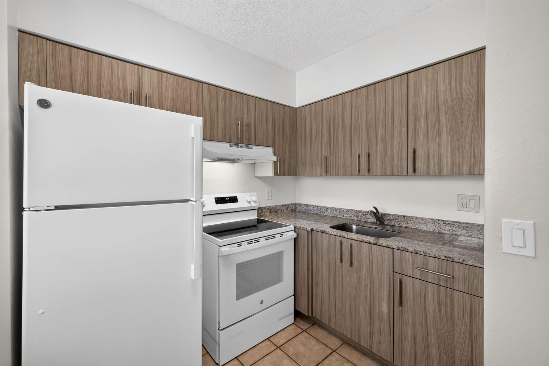 1007 W Prospect, Unit 205, Fort Lauderdale, FL 33309 Photo
