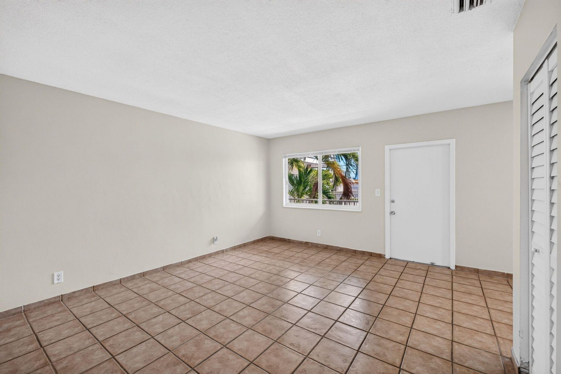 1007 W Prospect, Unit 205, Fort Lauderdale, FL 33309 Photo