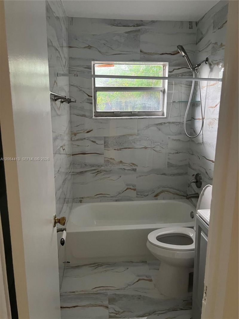 6470 NW 20th Ct, Unit 2r, Sunrise, FL 33313 Photo