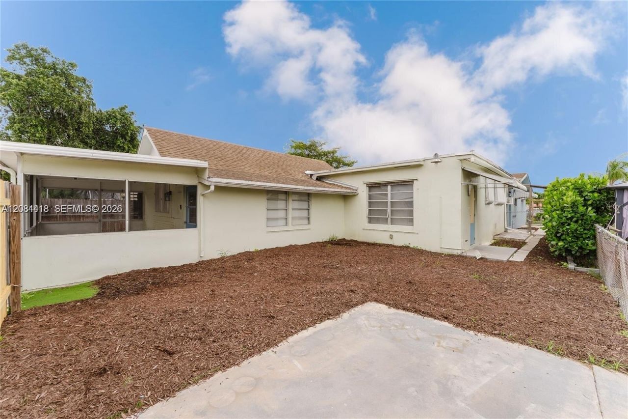 5737 Grant St, Unit 2, Hollywood, FL 33021 Photo