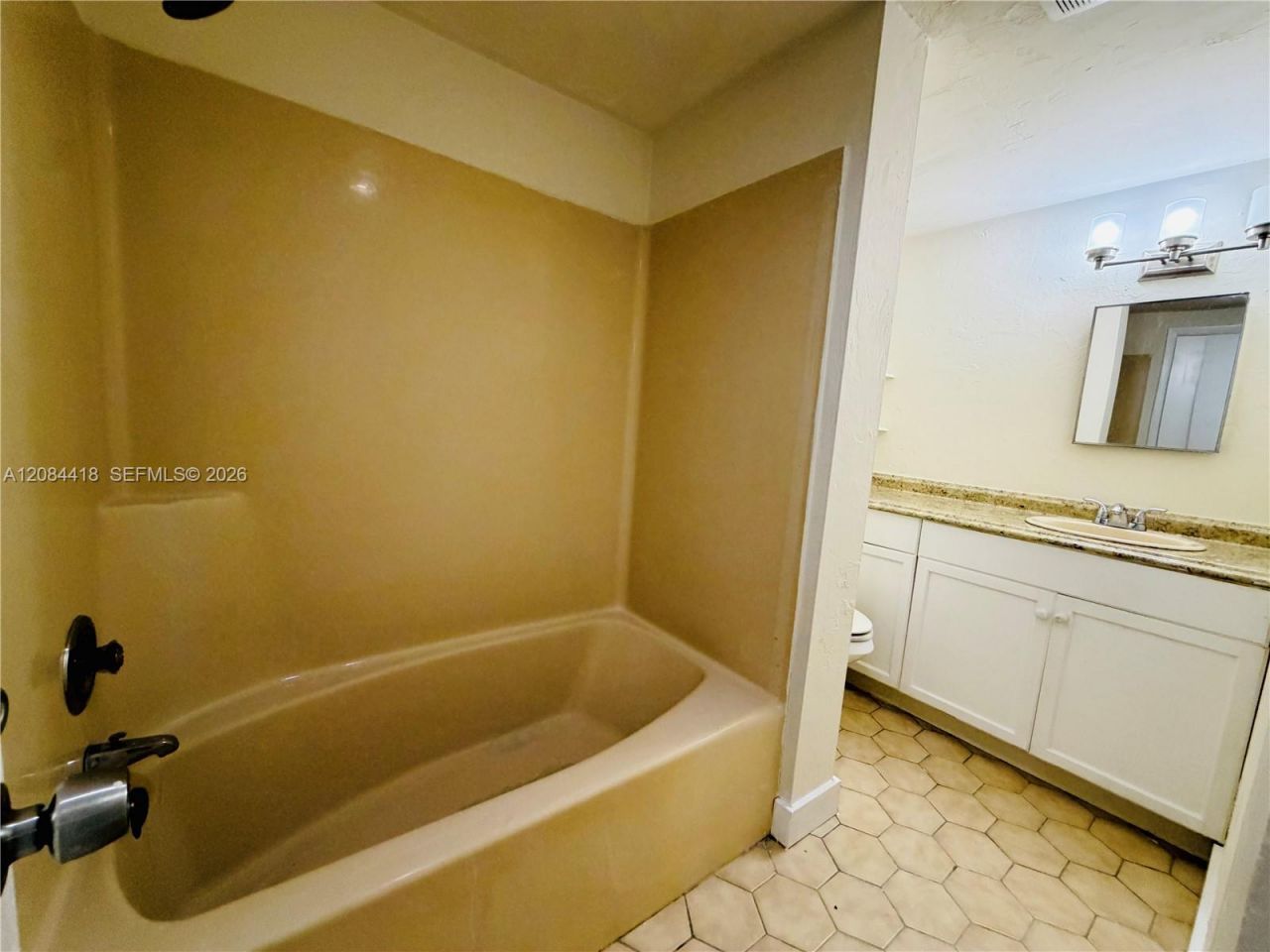 5737 Grant St, Unit 2, Hollywood, FL 33021 Photo