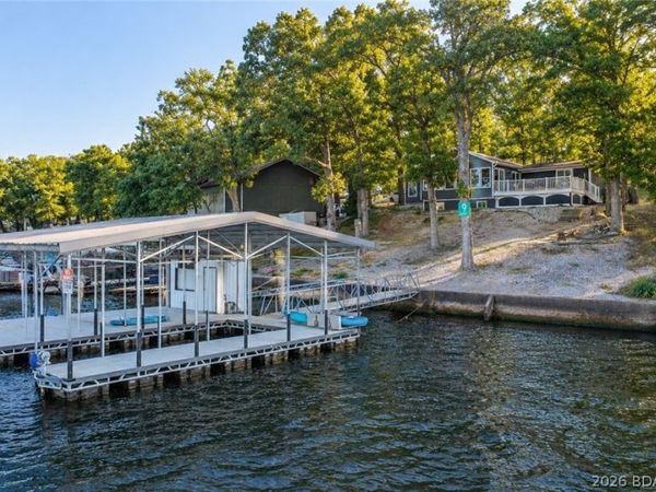 350 Sunset Road , Lake Ozark, MO 65049