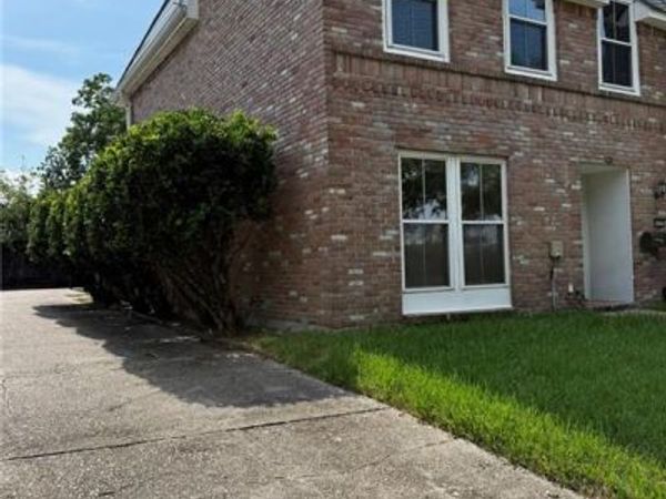 4335 WOODLAND Drive , New Orleans, LA 70131
