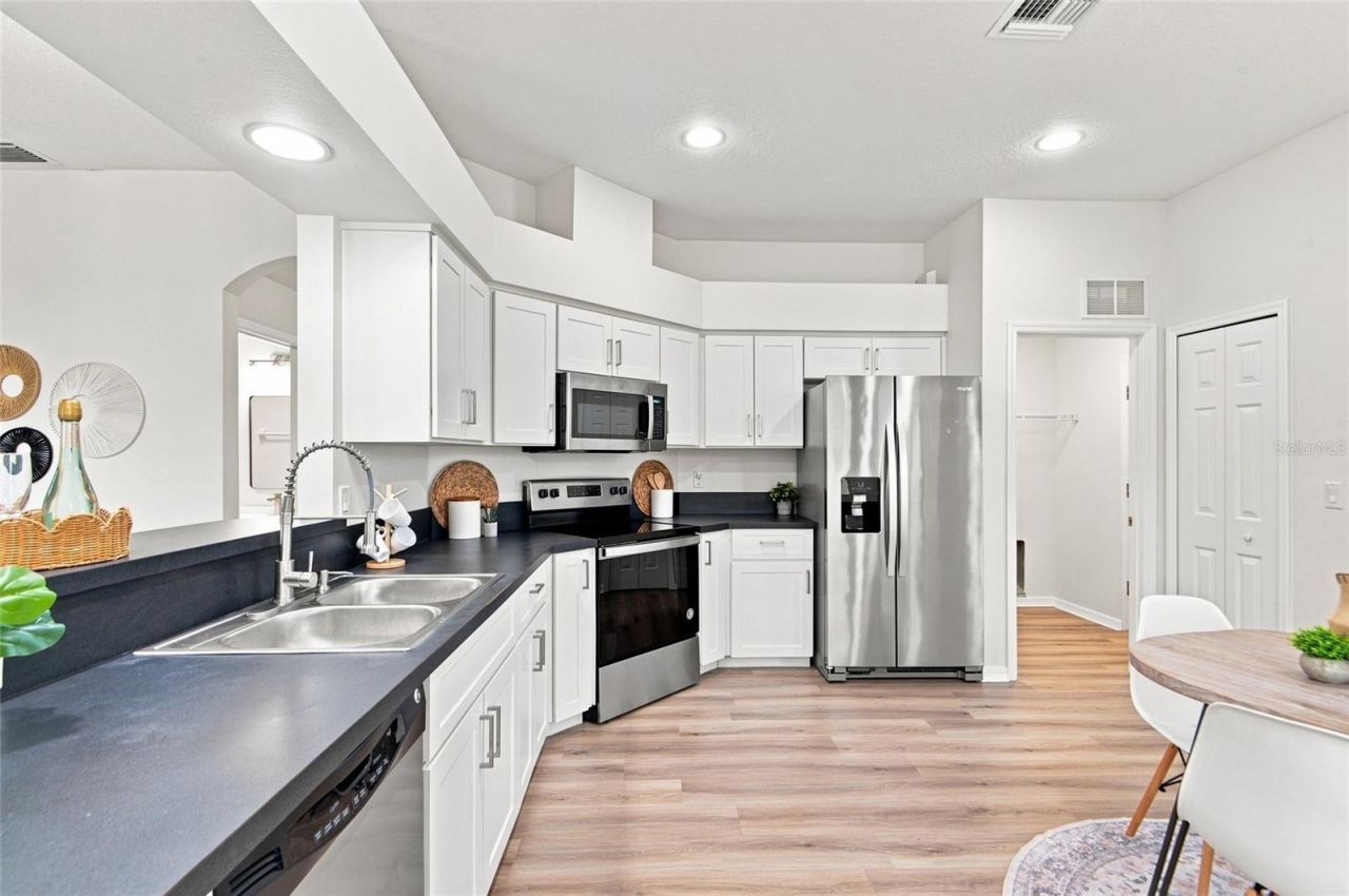 6063 Armada Street , Tavares, FL 32778 Photo