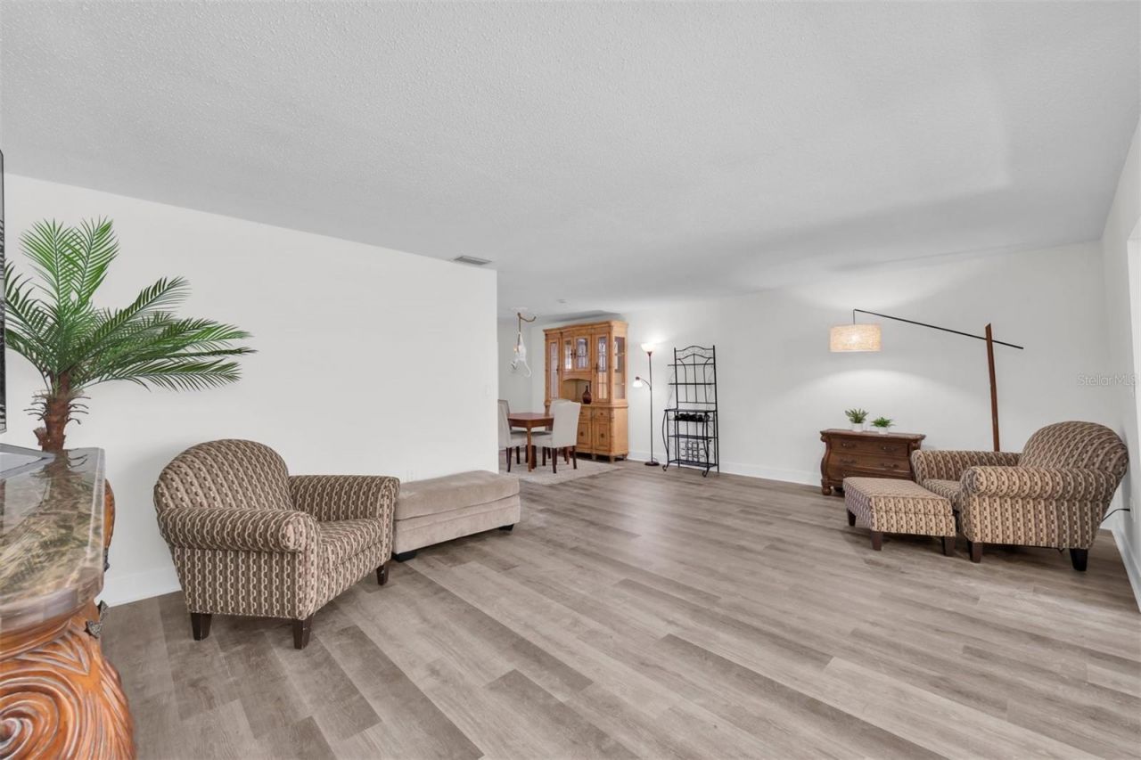 3018 59th Street S, Unit 111, Gulfport, FL 33707 Photo