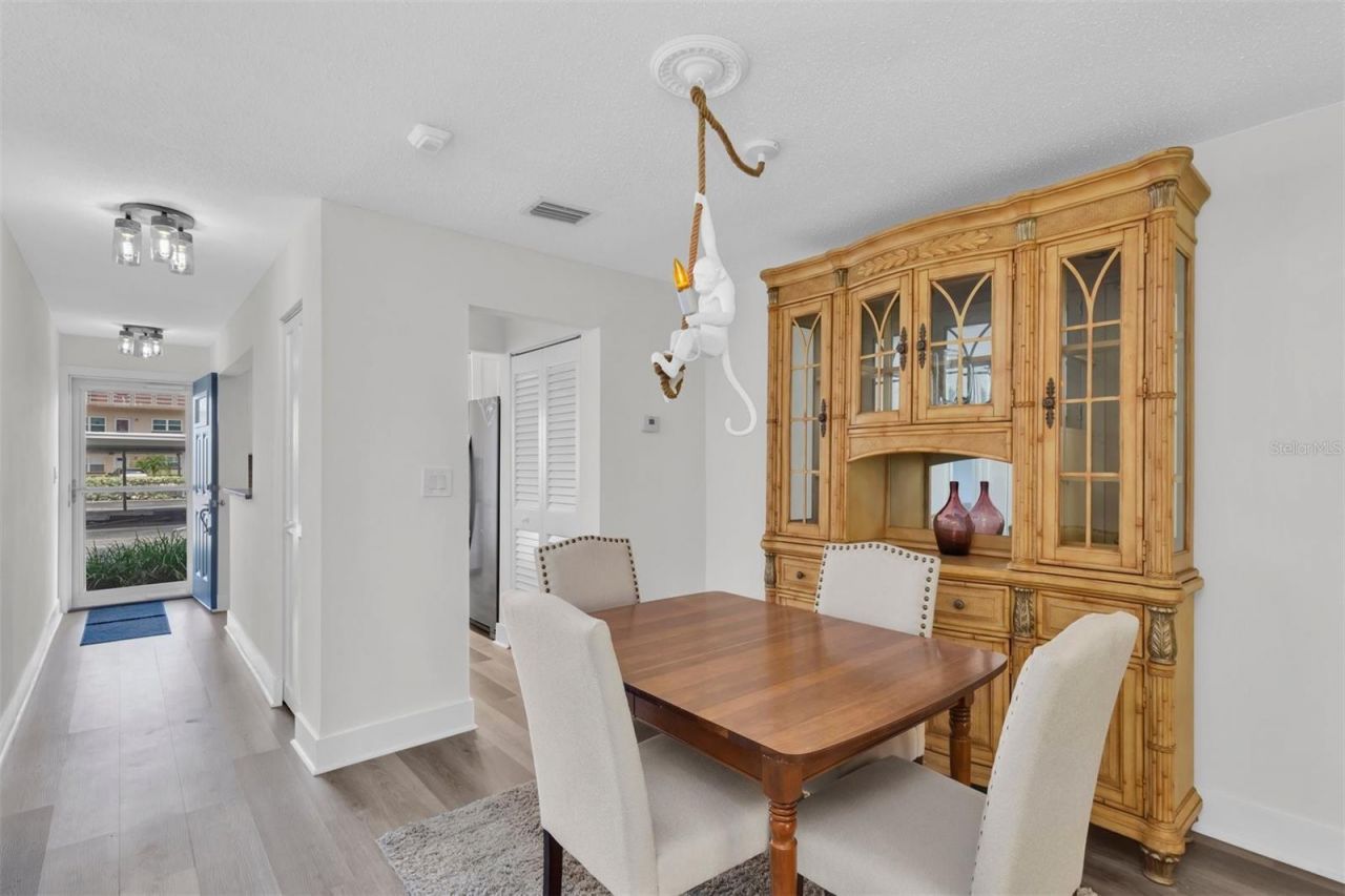 3018 59th Street S, Unit 111, Gulfport, FL 33707 Photo