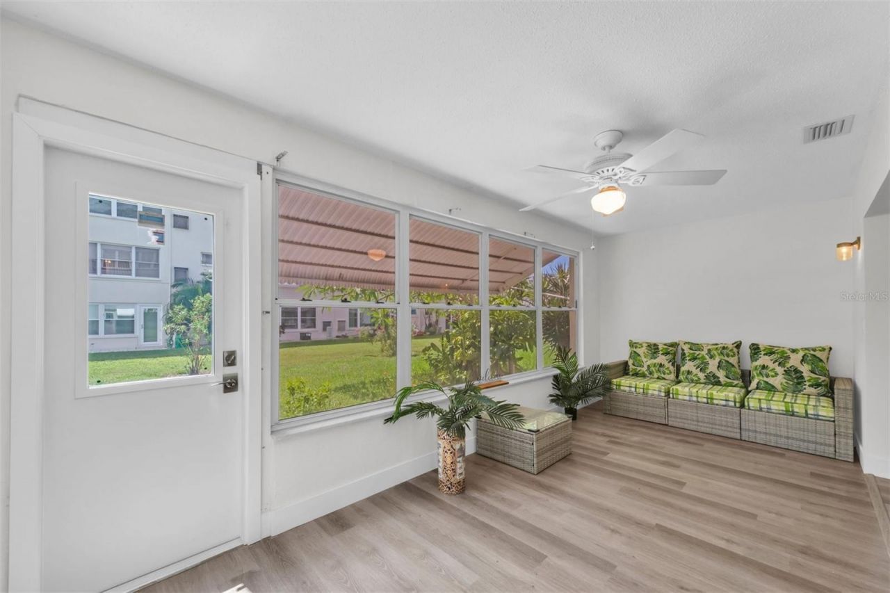 3018 59th Street S, Unit 111, Gulfport, FL 33707 Photo